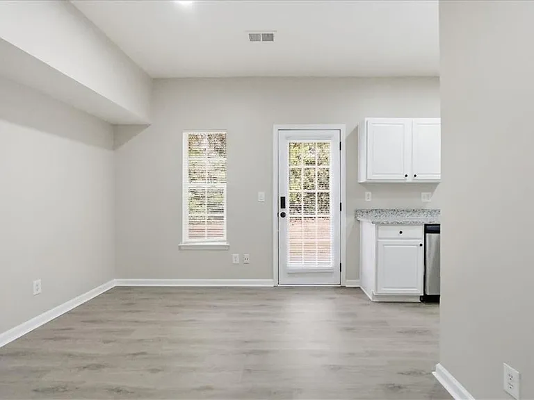 5630 Lawley Dr — Photo 15