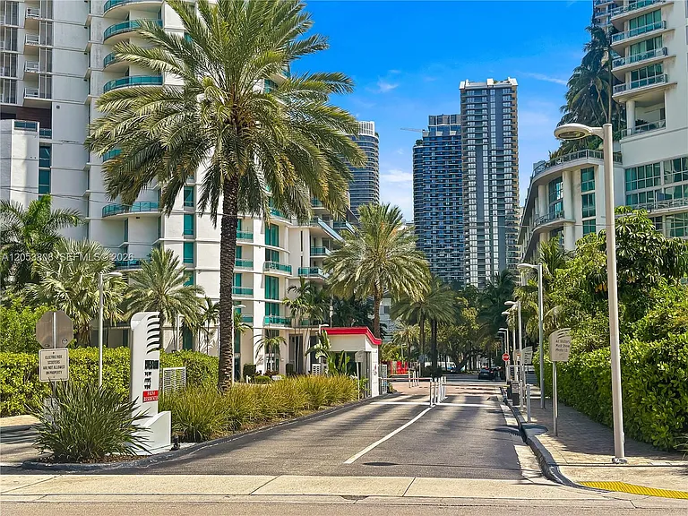 350 S Miami Ave #2102 — Photo 52