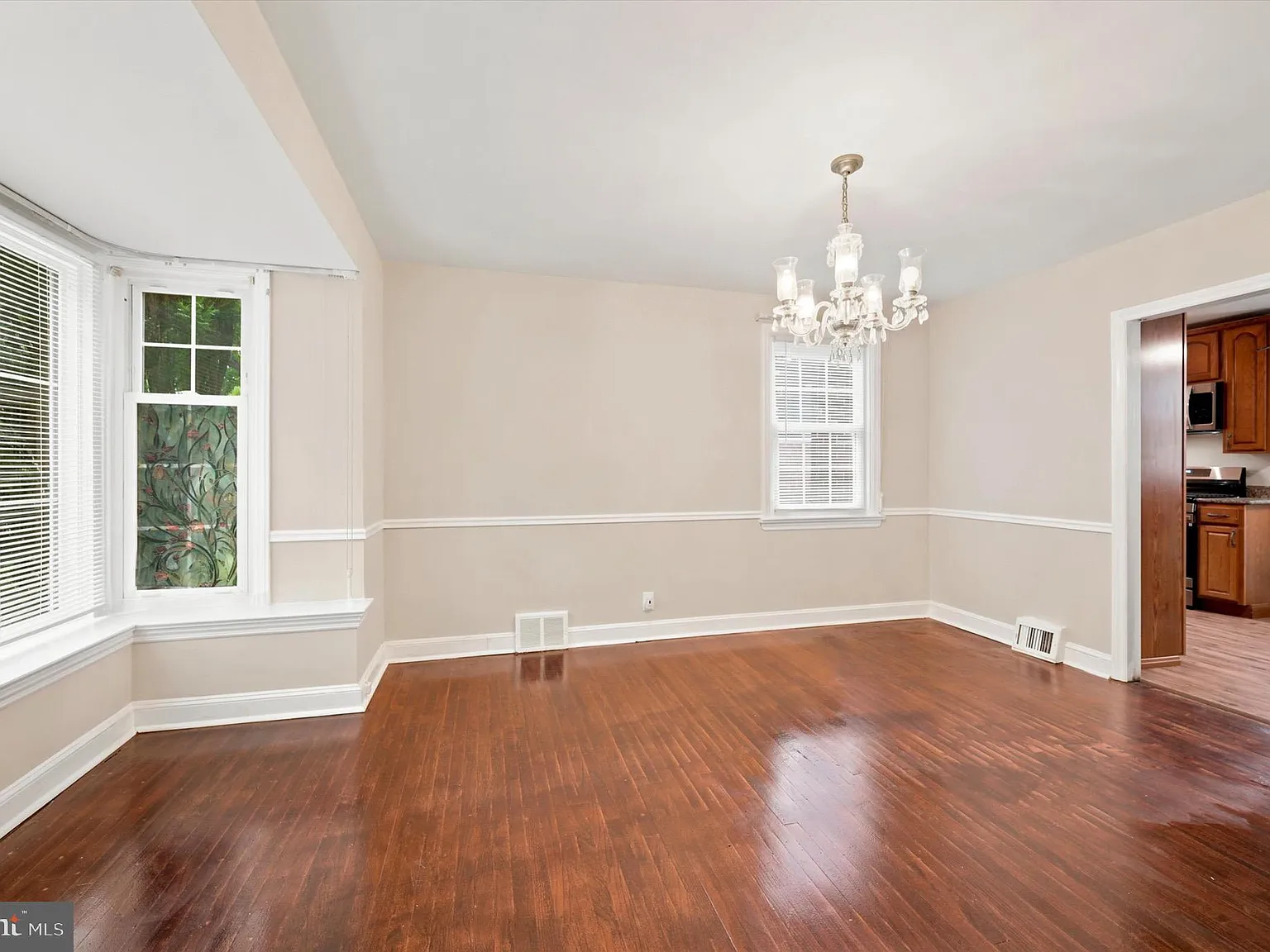 3 bed, 2.5 bath, 1890 sqft, $3,000 — Photo 3