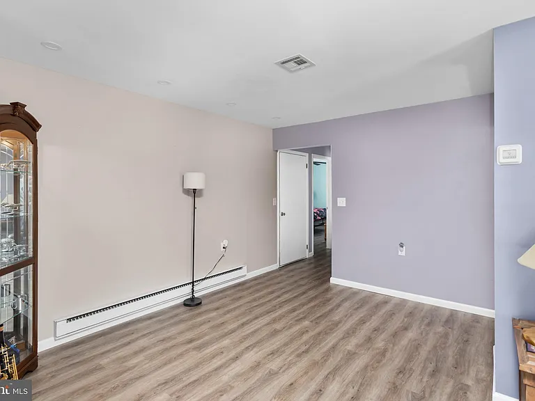 224 Huntington Dr — Photo 12