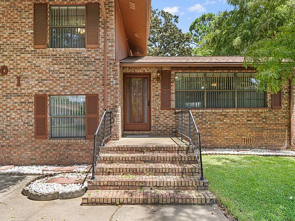 5th image of 701 James Ct