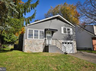 1552 Fitzwatertown Rd, Willow Grove, PA 19090