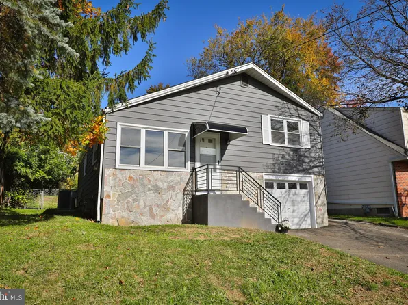 1552 Fitzwatertown Rd, Willow Grove, PA 19090