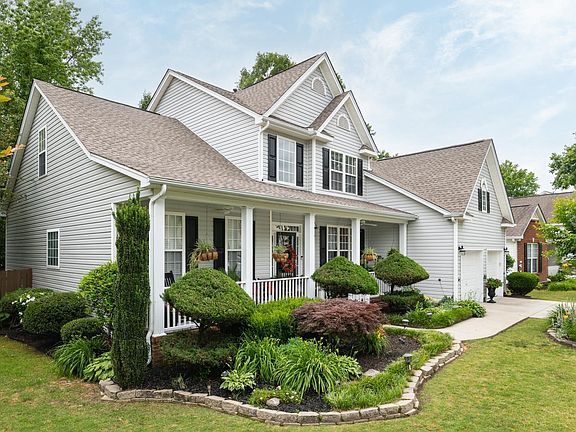 2nd image of 613 Kingsmoor Dr
