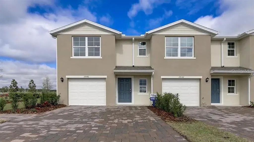 3 bed, 2.5 bath, 1452 sqft, $2,200 — Photo 2