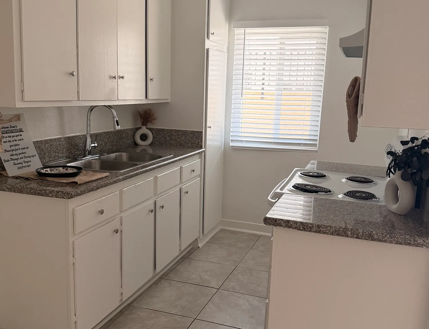 7533 Vineland 1 BR 1 BA — Photo 4