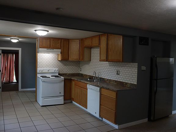 2nd image of 29 Saint Celeste Dr