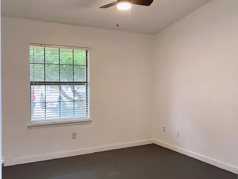 21107 Highland Lake Dr #3 — Photo 4