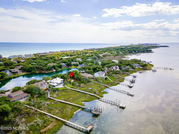 520 Pelican Drive E, Pine Knoll Shores, NC 28512
