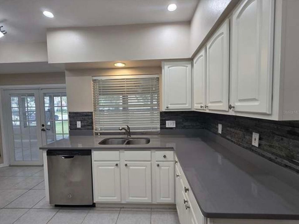 1st image of 289 Hanging Moss Cir