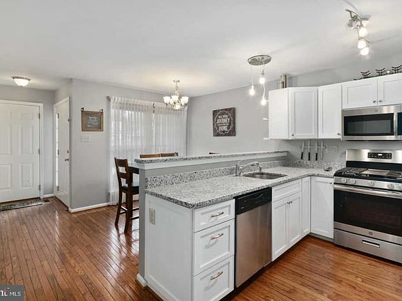 5th image of 108 Bellwood Ct