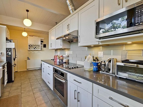 4th image of 165 Parkside Dr