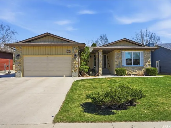 239 Stechishin CRESCENT, Saskatoon, SK S7K 5P6