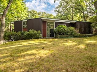 25 Page Rd, Bedford, MA 01730