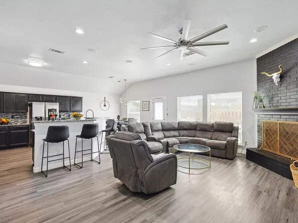 521 E Robin Ct #Id1056455p, Desoto, TX 75115