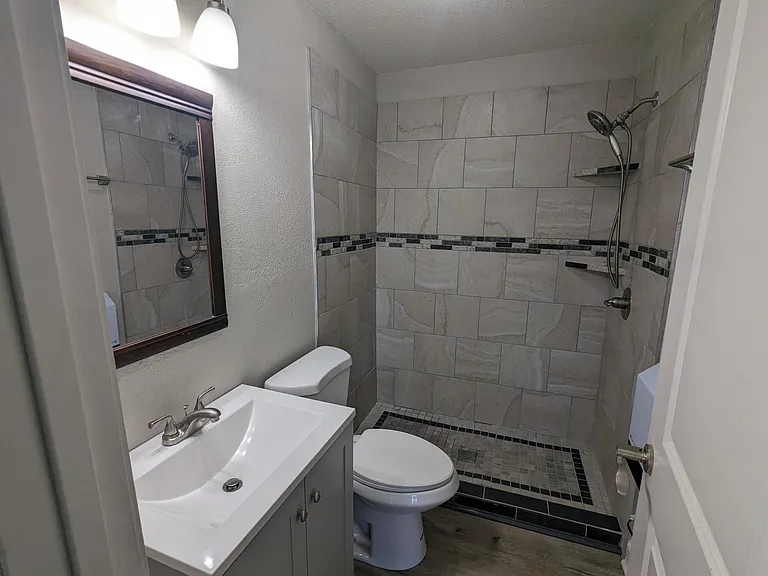 1214 Sims Ave — Photo 6