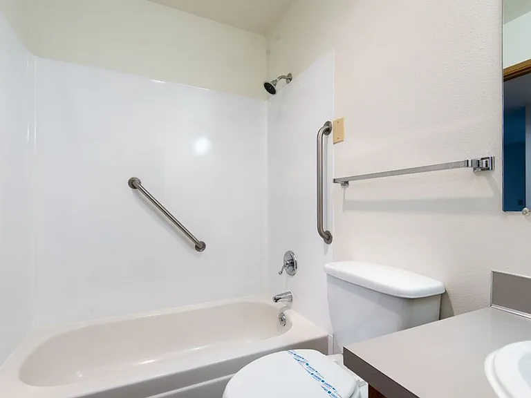 Fira Apartments — Photo 5