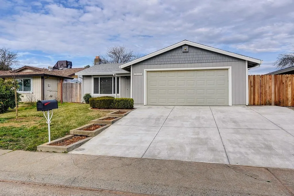 10223 Sunol Way photo 1