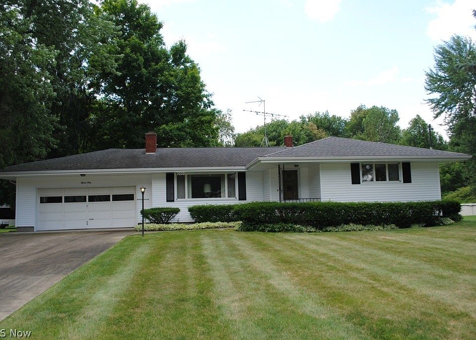 1st image of 1340 Waverly Dr NW