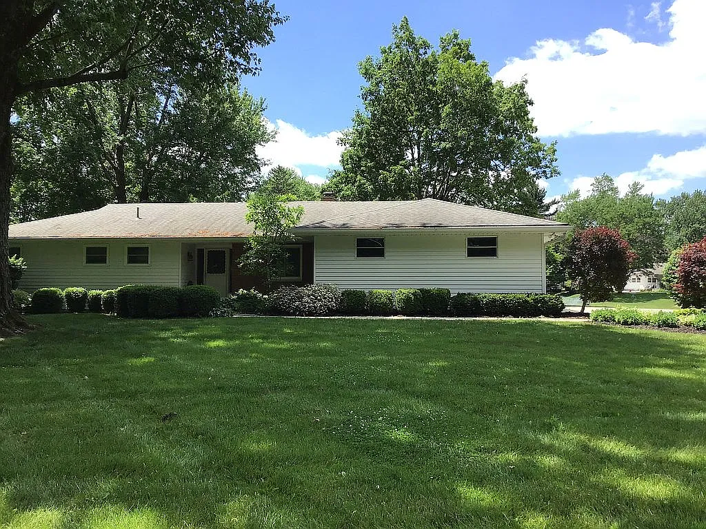 100 Park Ln SW photo 1