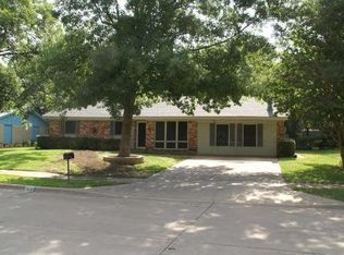 2407 Woodlawn Dr, Ennis, TX 75119