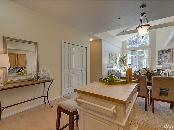 4th image of 7912 170th Ave NE Unit 303