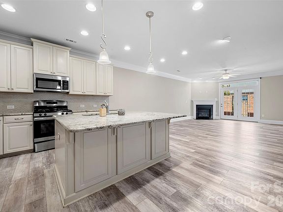 4th image of 904 Ospre Ln
