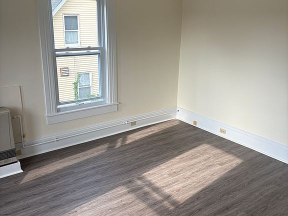 4th image of 458 Notre Dame Ave #2F