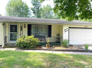 1116 E Pine St, Herrin, IL 62948