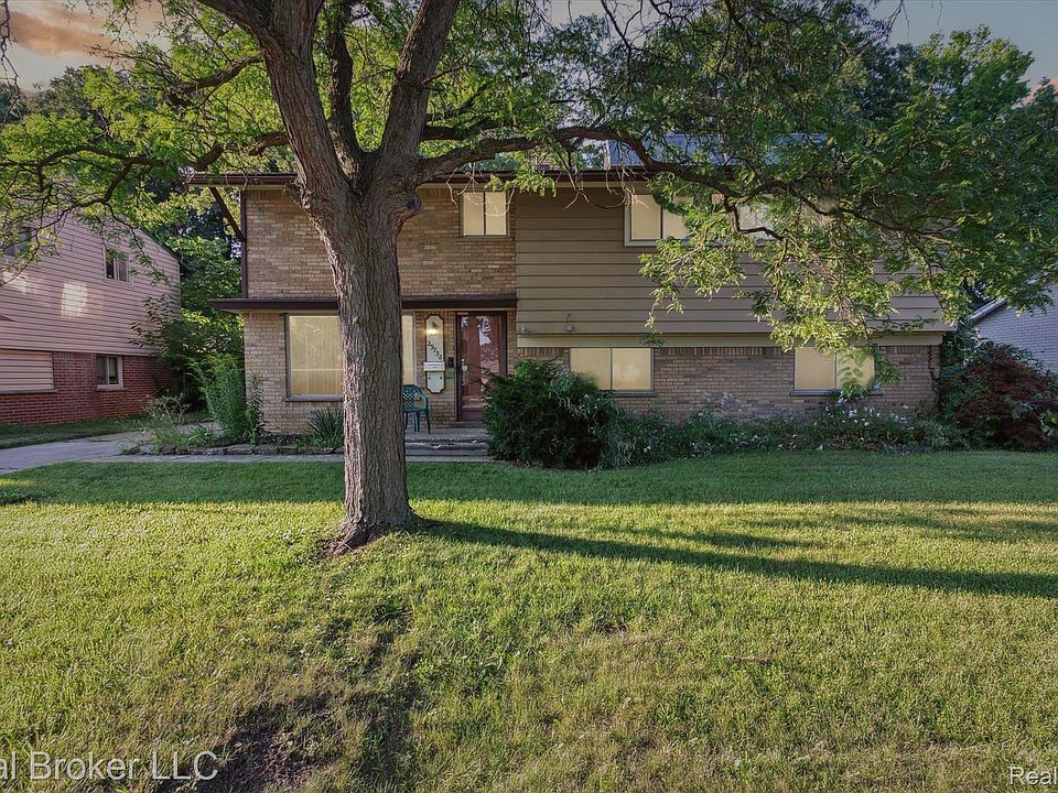 1st image of 29736 Pickford St