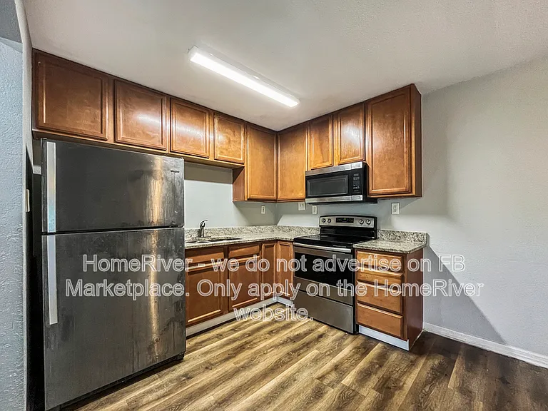 4523 Dolphin Dr — Photo 8