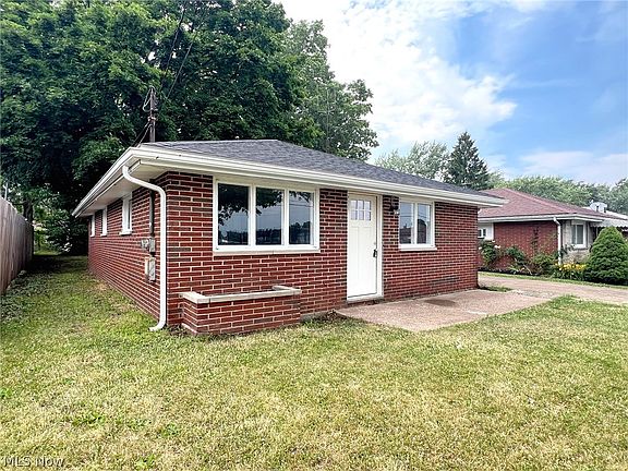 3rd image of 328 Woodland Ave