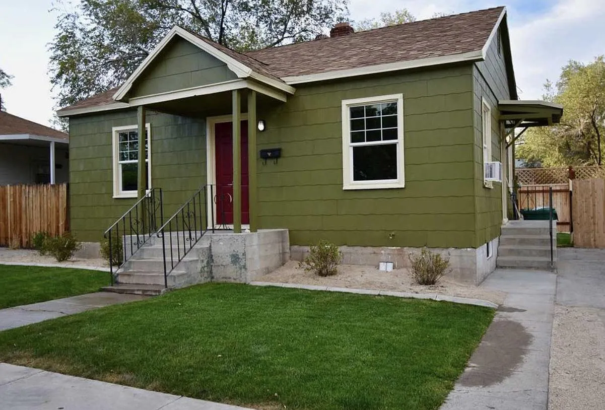 651 Cheney St photo 1