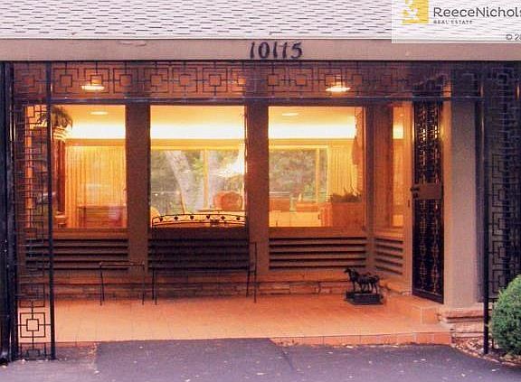 A welcoming covered porch.