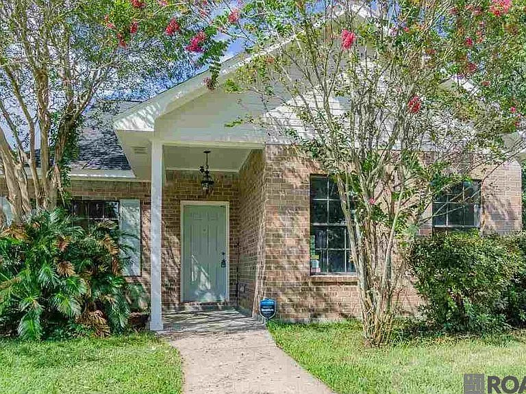 10253 Stonehaven Ave — Photo 1