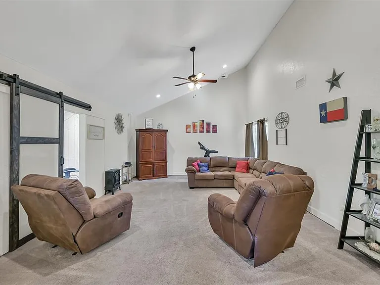 51 Knight Ln — Photo 10
