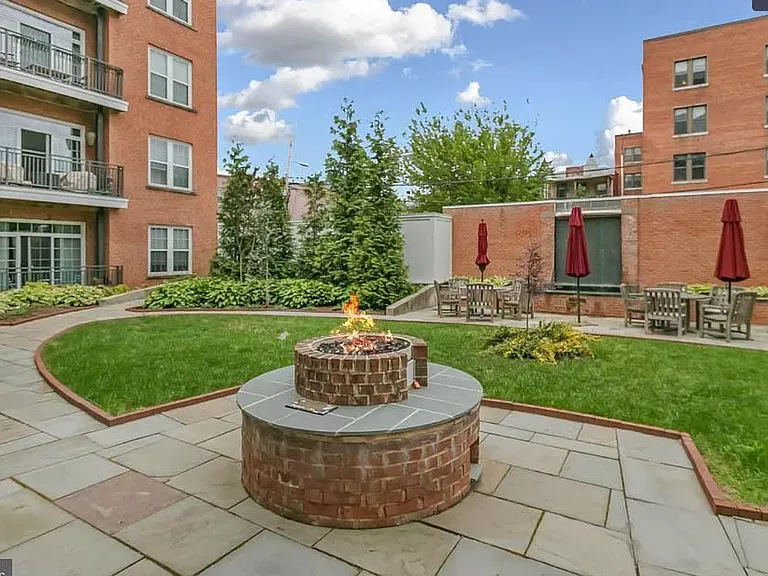 1451 Belmont St NW #402 — Photo 6