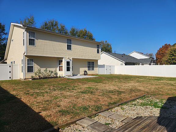 3rd image of 1100 Satinwood Dr