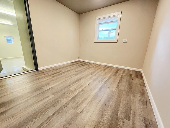 5th image of 103 SW 50th St #2