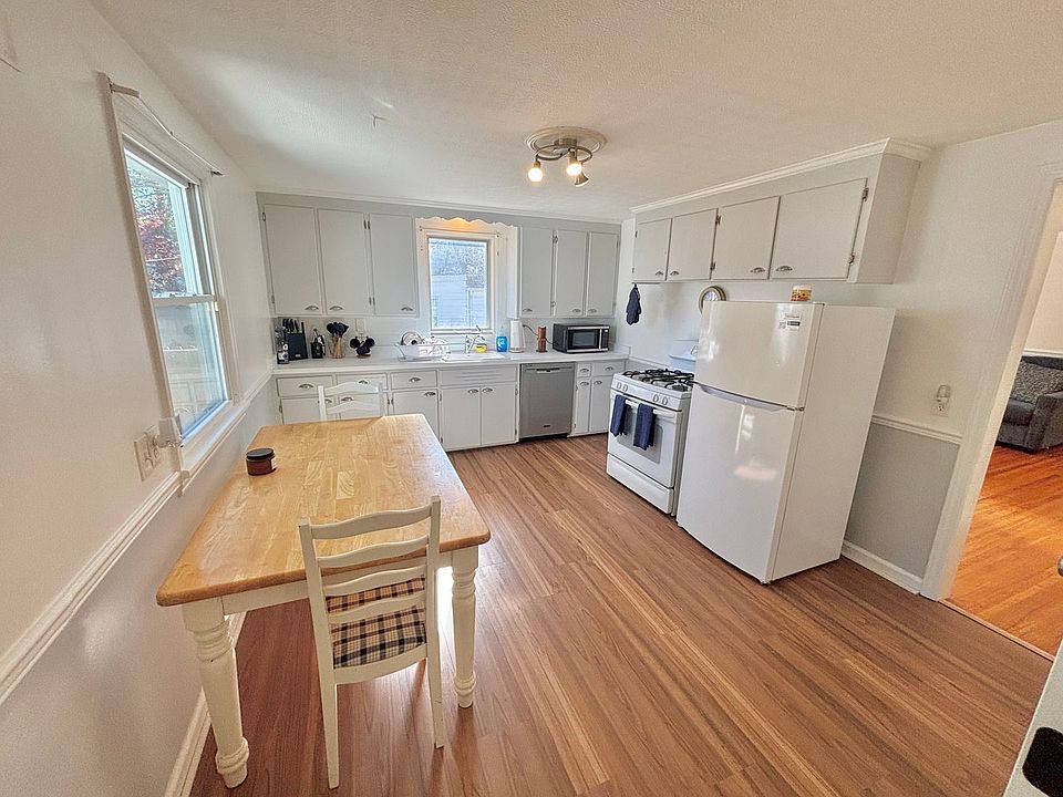 1st image of 275 Strathmore Rd