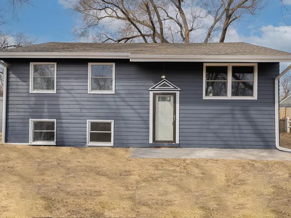 4020 Bel Air Dr, Council Bluffs, IA 51501