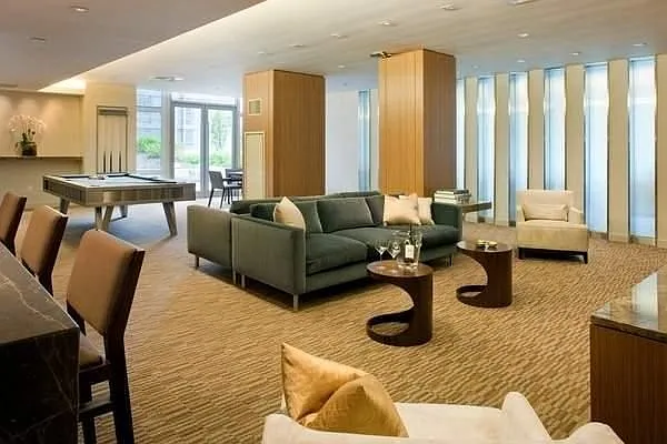 Rented by Loftey LLC | media 9