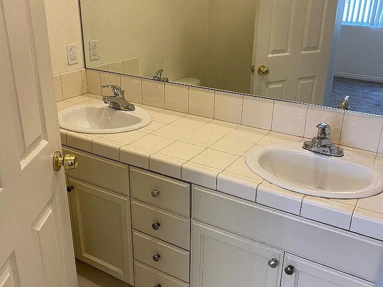 28160 Landau Blvd — Photo 14