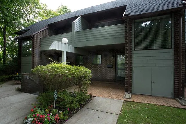 Fairfield Townhouses at Lawrence — Photo 4