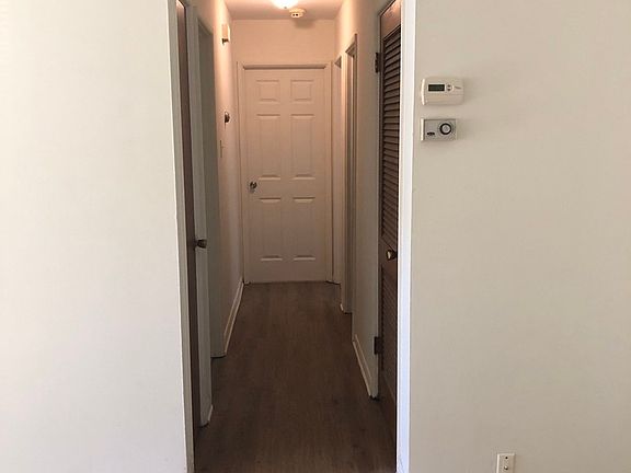 5th image of 901 Blackhawk Dr