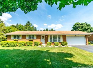 456 Sharon Dr, Rochester, NY 14626