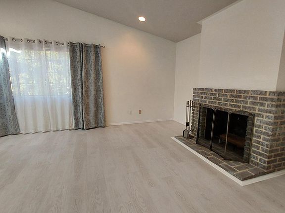 Living room. Upper level.