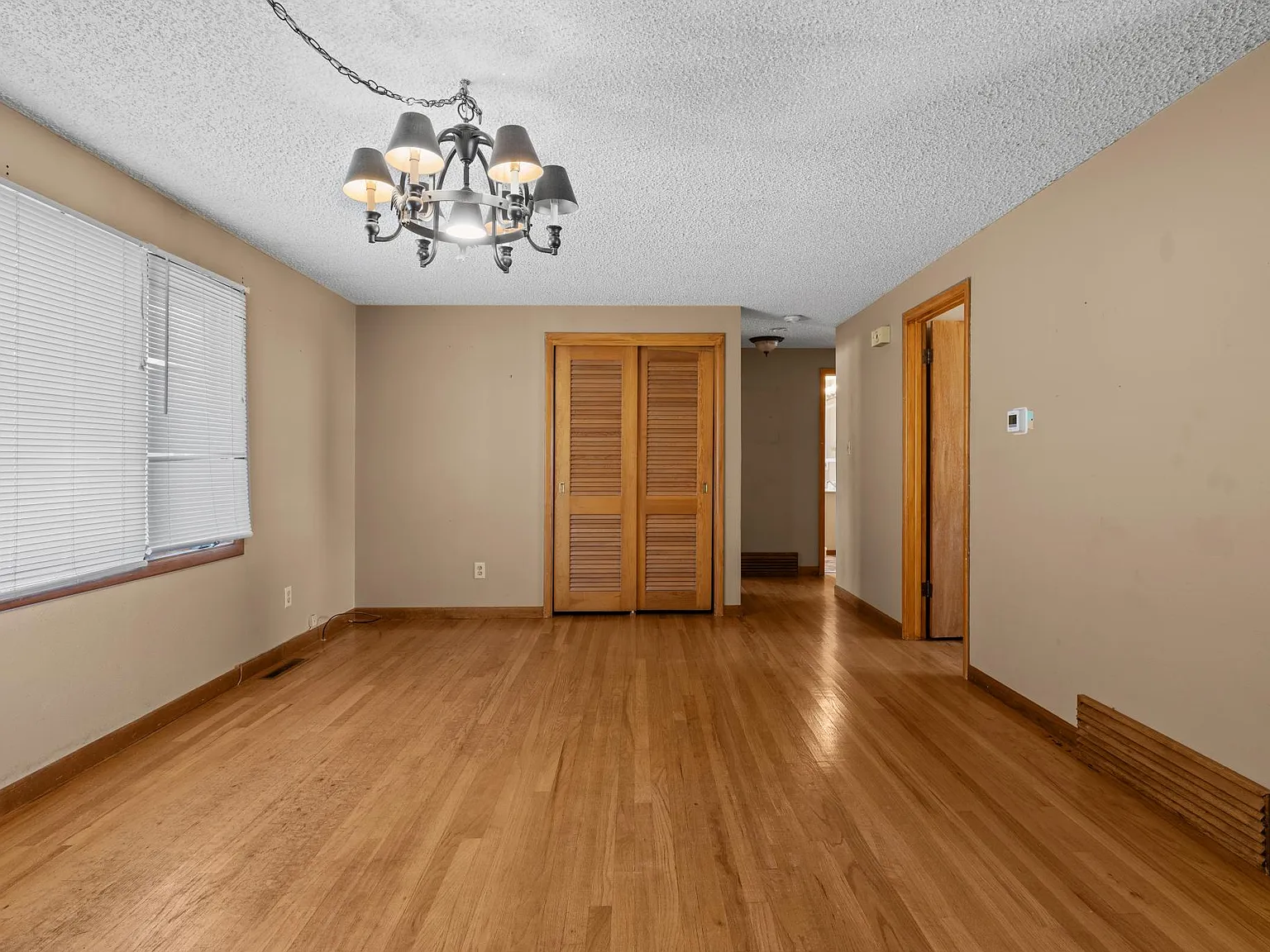 3 bed, 1.5 bath, 1274 sqft, $1,875 — Photo 3