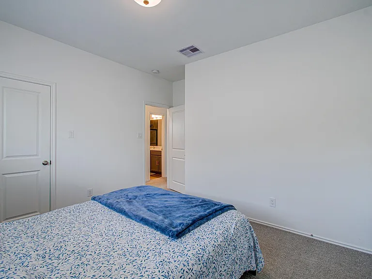 4722 Crest Hill Dr — Photo 37