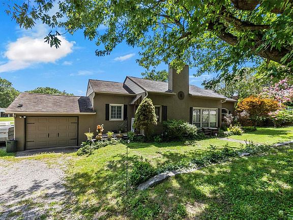 2nd image of 2145 W Cape Rock Dr